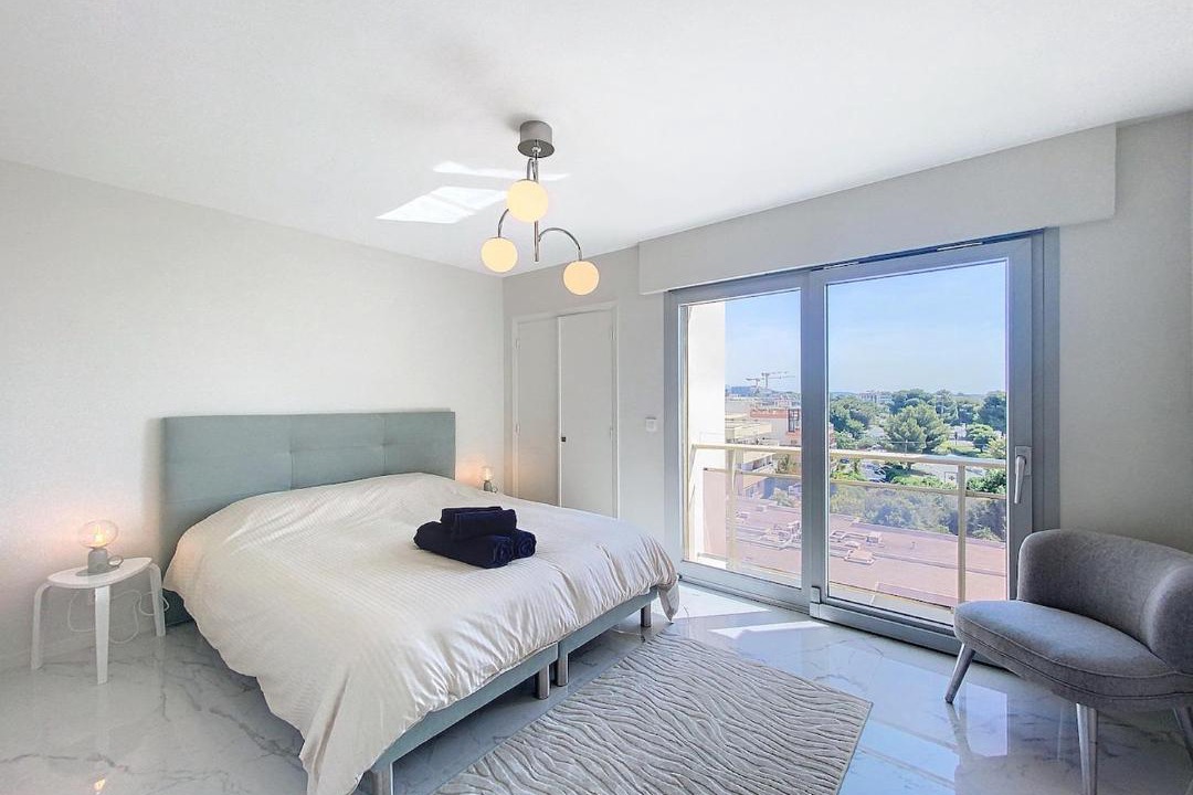 Photo of Bedroom in Saint-Laurent-du-Var