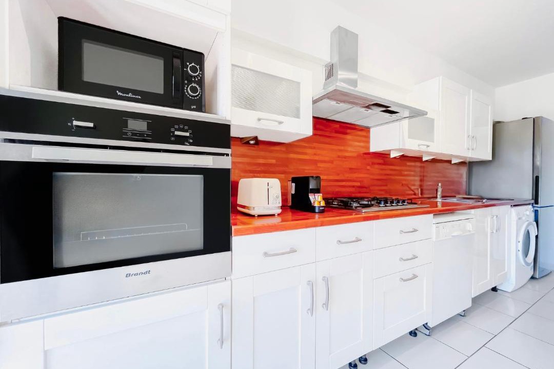 Photo of Kitchen in Prado - Republique
