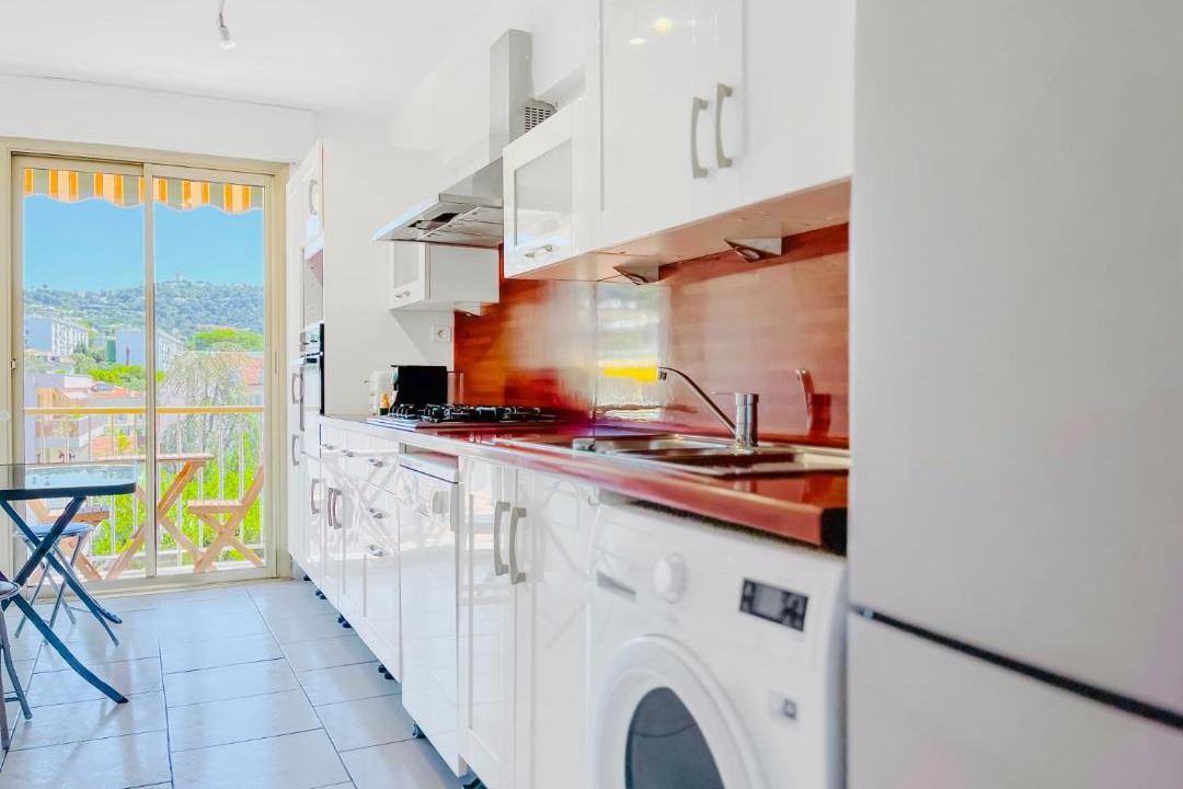 Photo of Kitchen in Prado - Republique