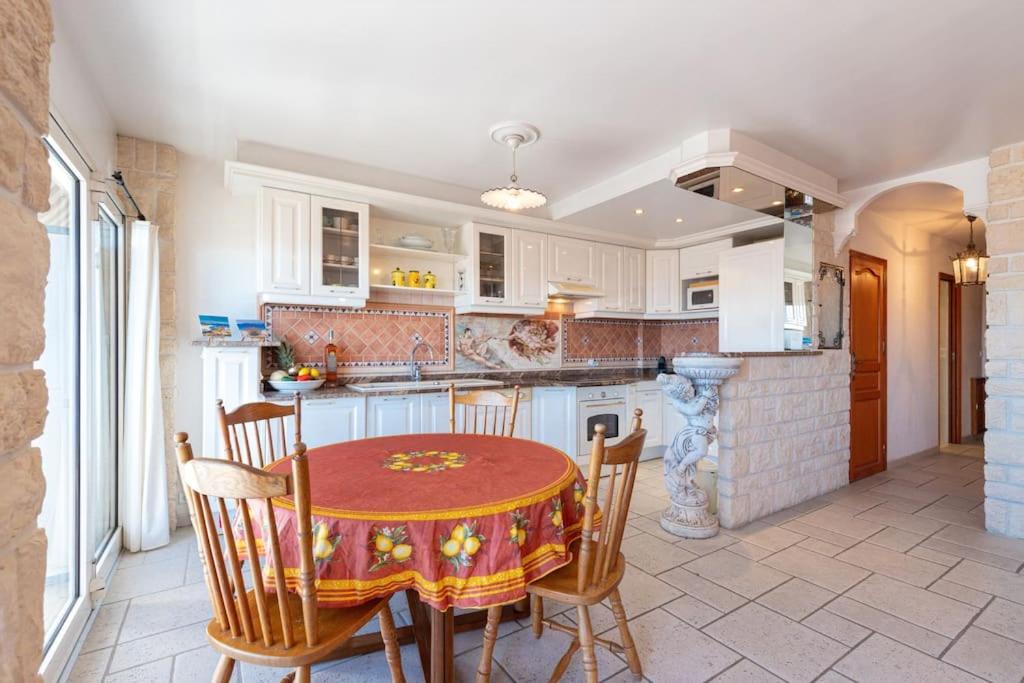Photo of Kitchen in Riquier