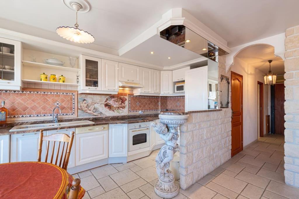 Photo of Kitchen in Riquier