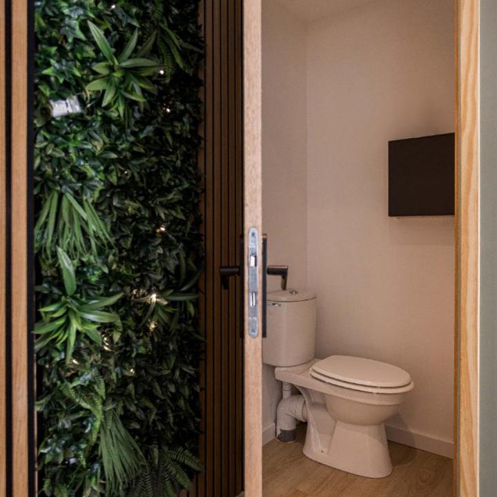 Photo of Bathroom in California - Pezou