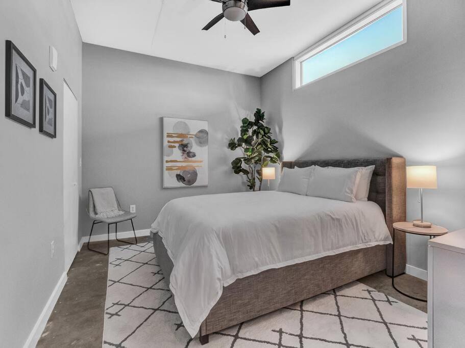 Photo of Bedroom in South Eola