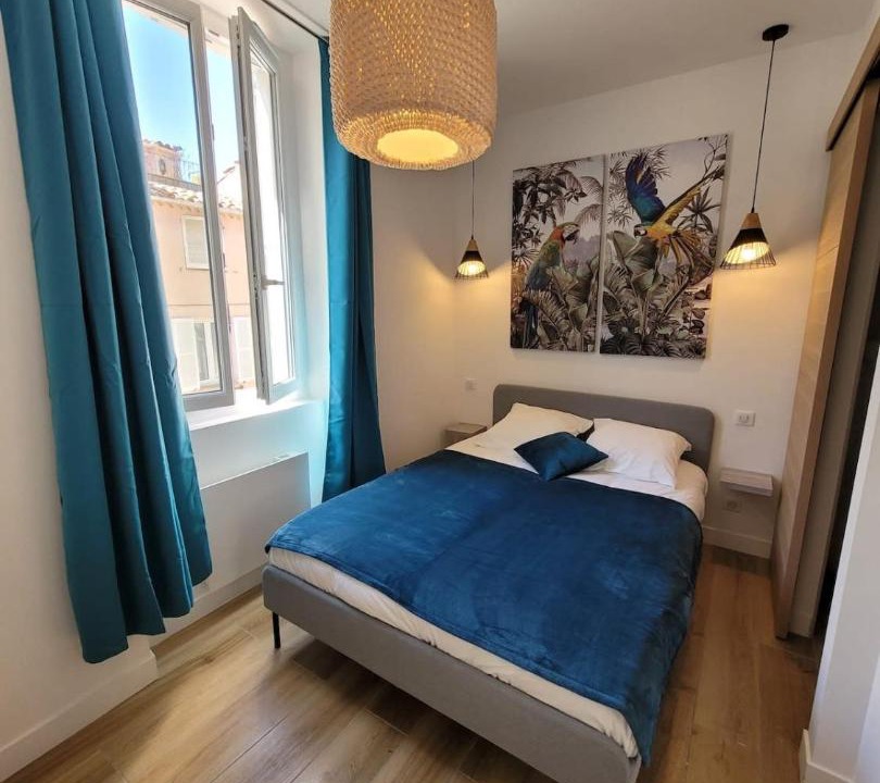 Photo of Bedroom in Antibes City Centre