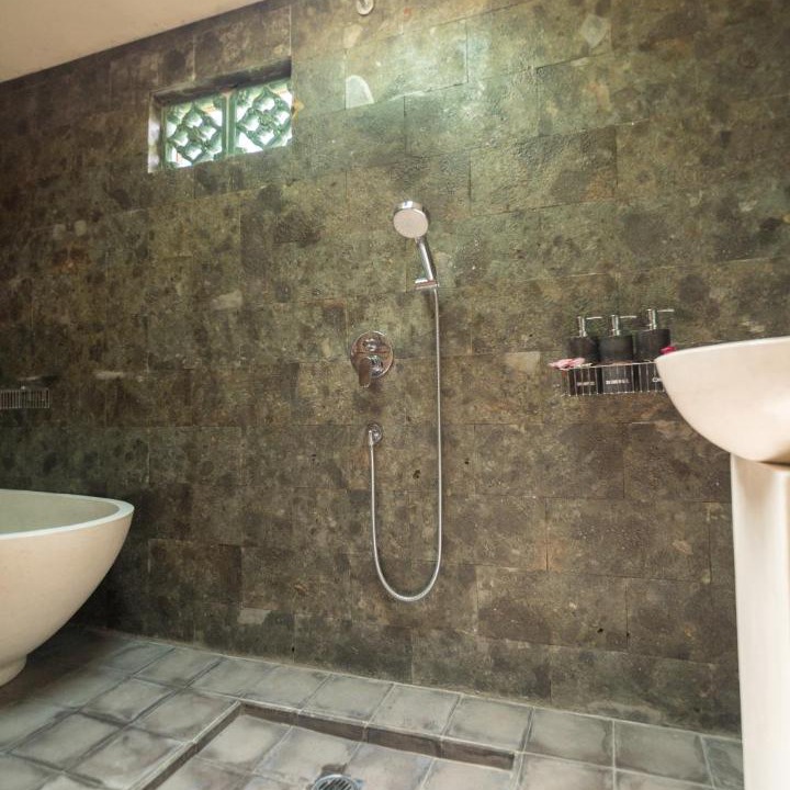 Photo of Bathroom in Kedewatan