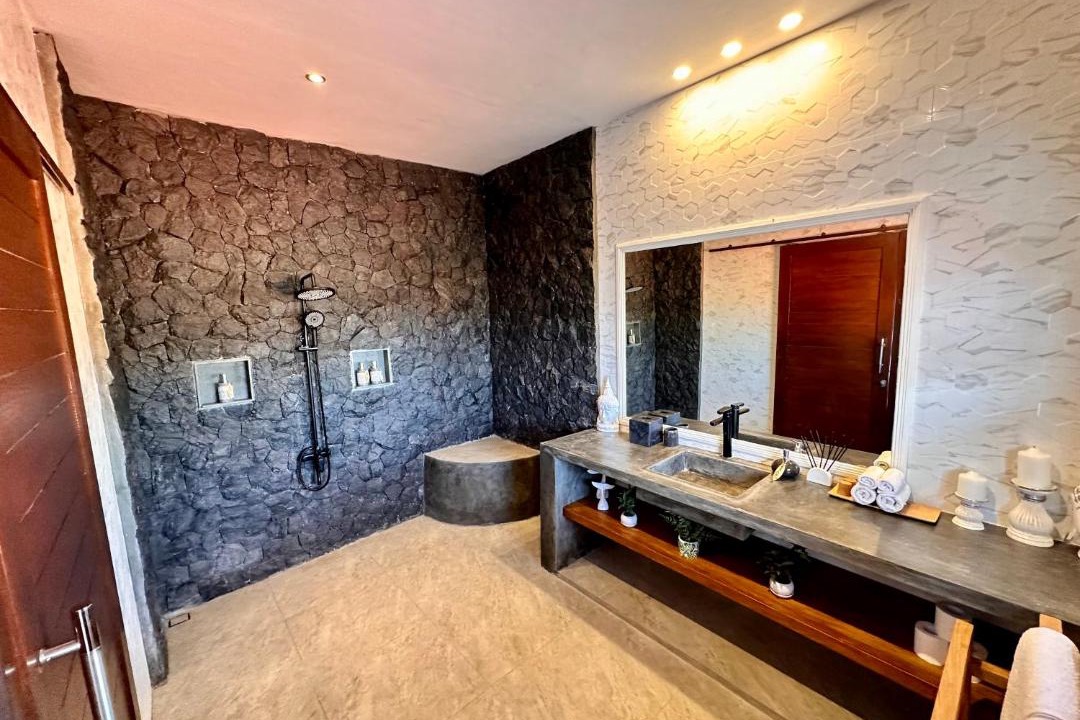 Photo of Bathroom in Sunset Road