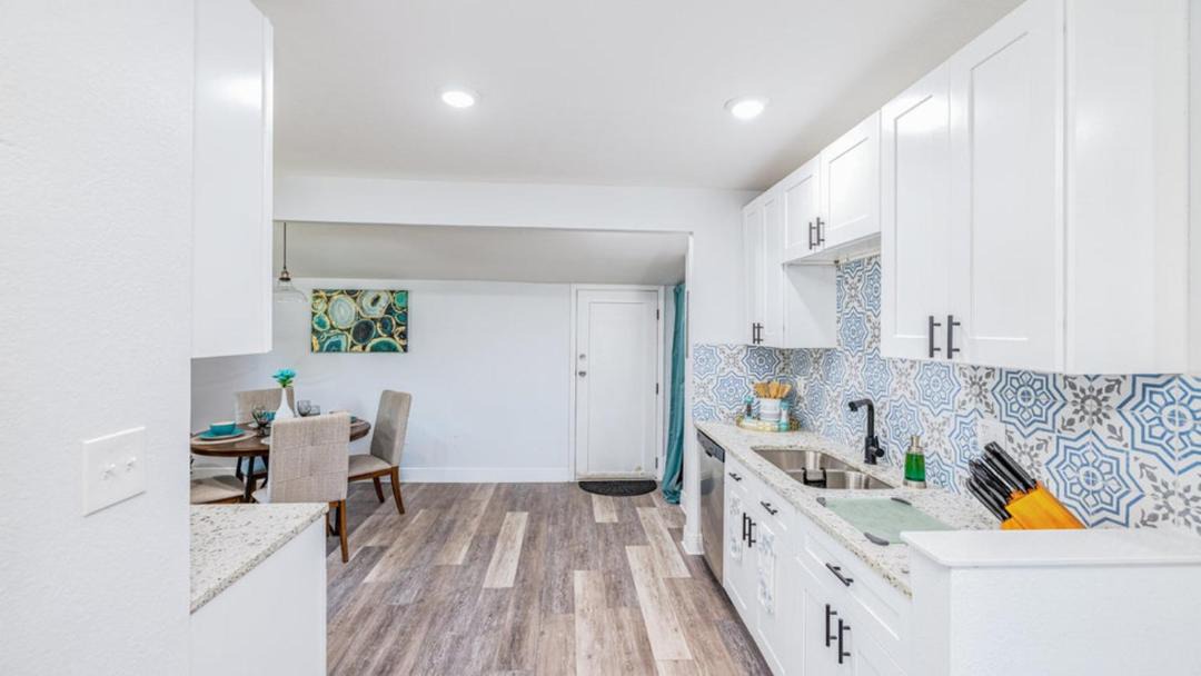 Photo of Kitchen in Azalea Park