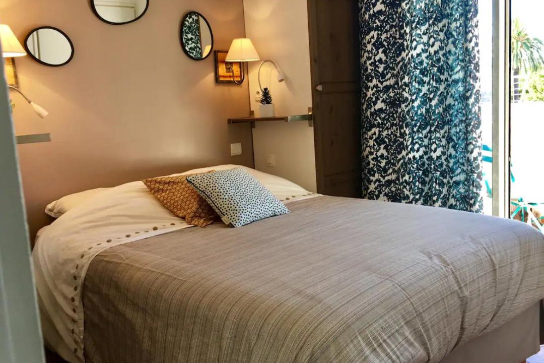 Photo of Bedroom in Antibes City Centre