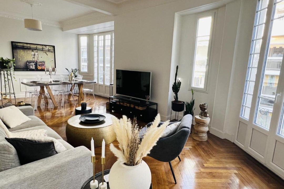 Photo of Livingroom in Musicians Quarter