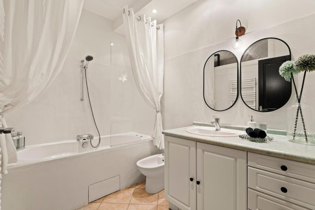Photo of Bathroom in Quartier du Port