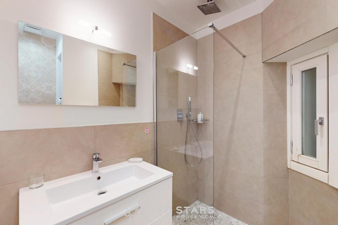 Photo of Bathroom in Gambetta