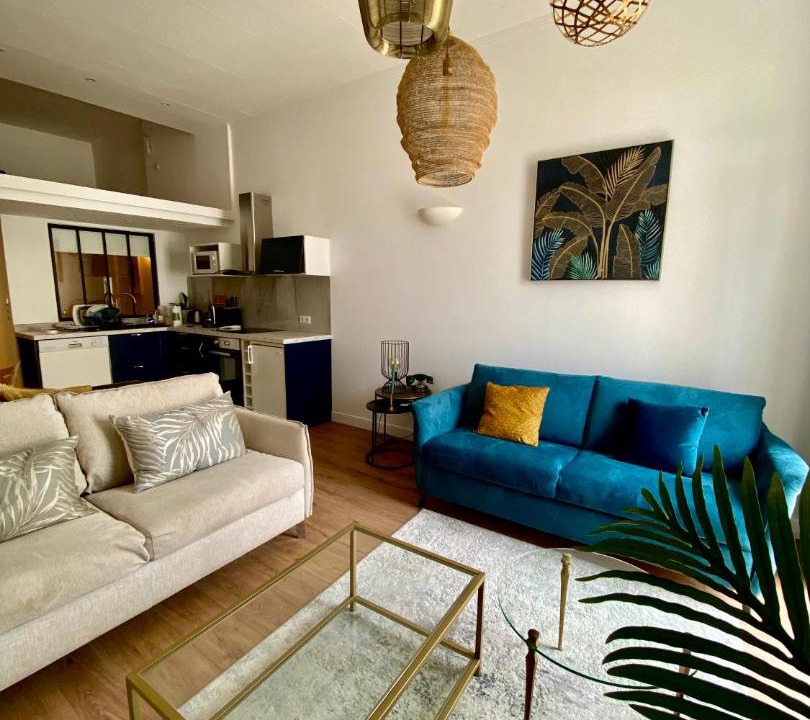 Photo of Livingroom in California - Pezou