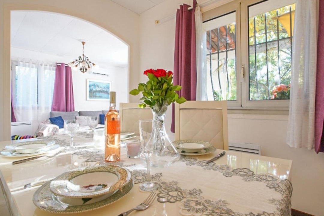 Photo of Livingroom in Mouans-Sartoux