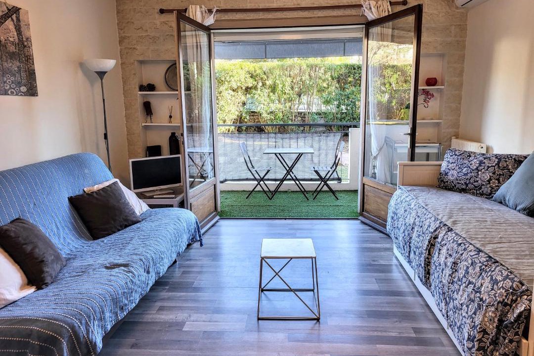 Photo of Livingroom in California - Pezou