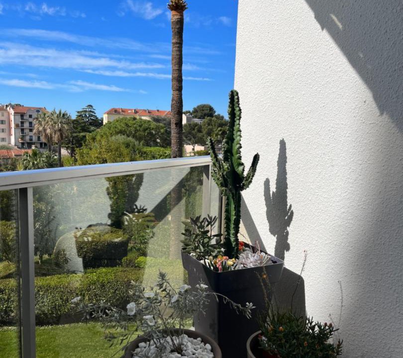 Photo of Patio Balcony in California - Pezou