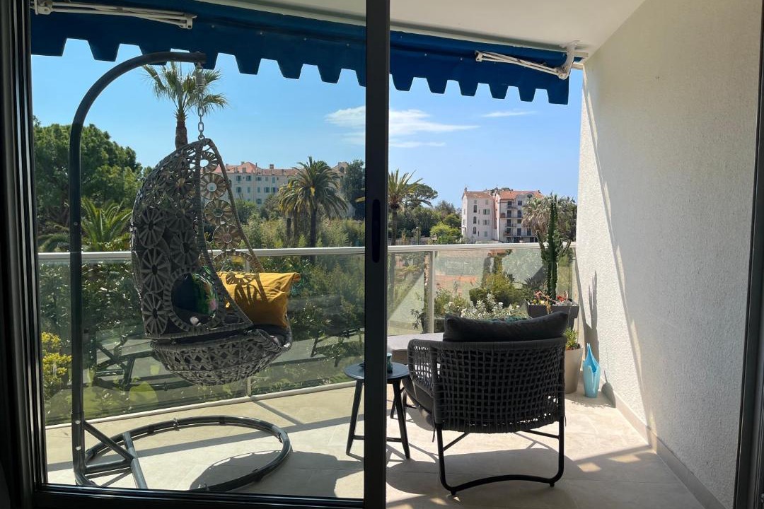 Photo of Patio Balcony in California - Pezou