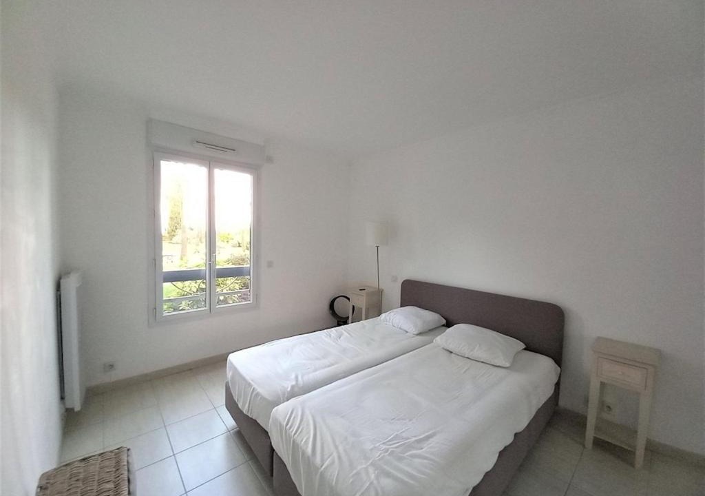 Photo of Bedroom in Saint-Aygulf