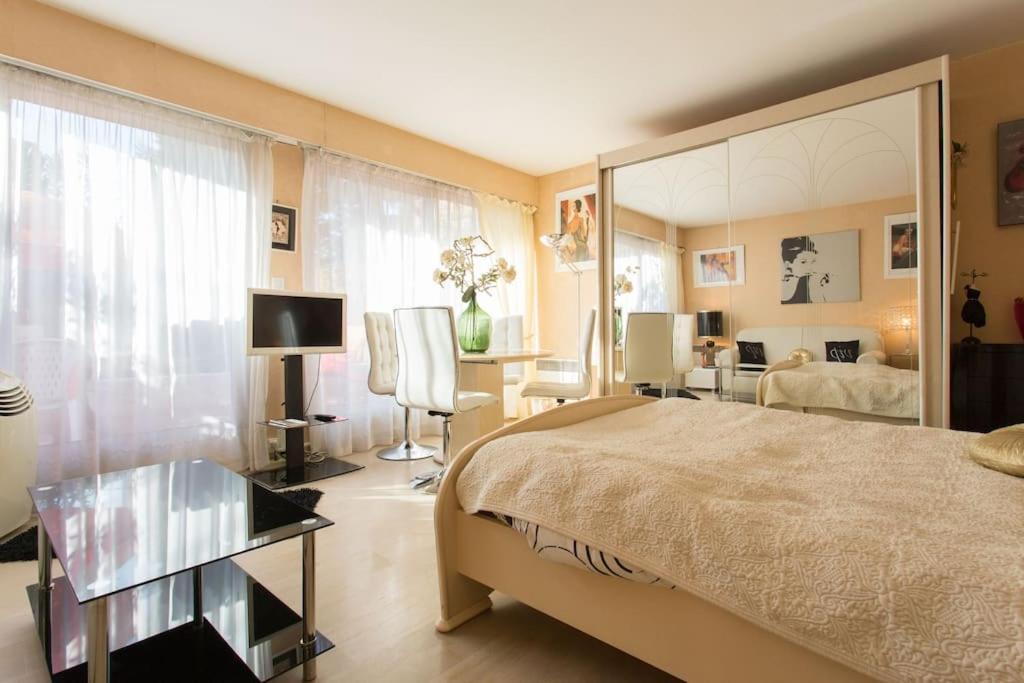 Photo of Bedroom in Riou - Petit Juas - Av de Grasse