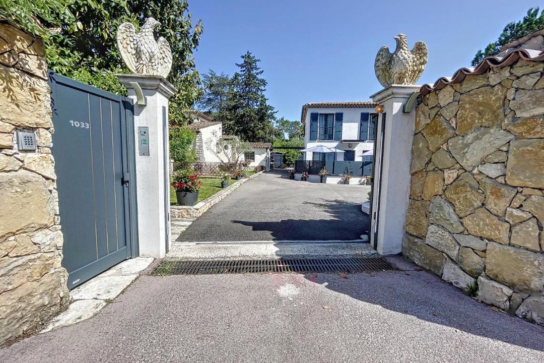 Photo of Others in Mougins