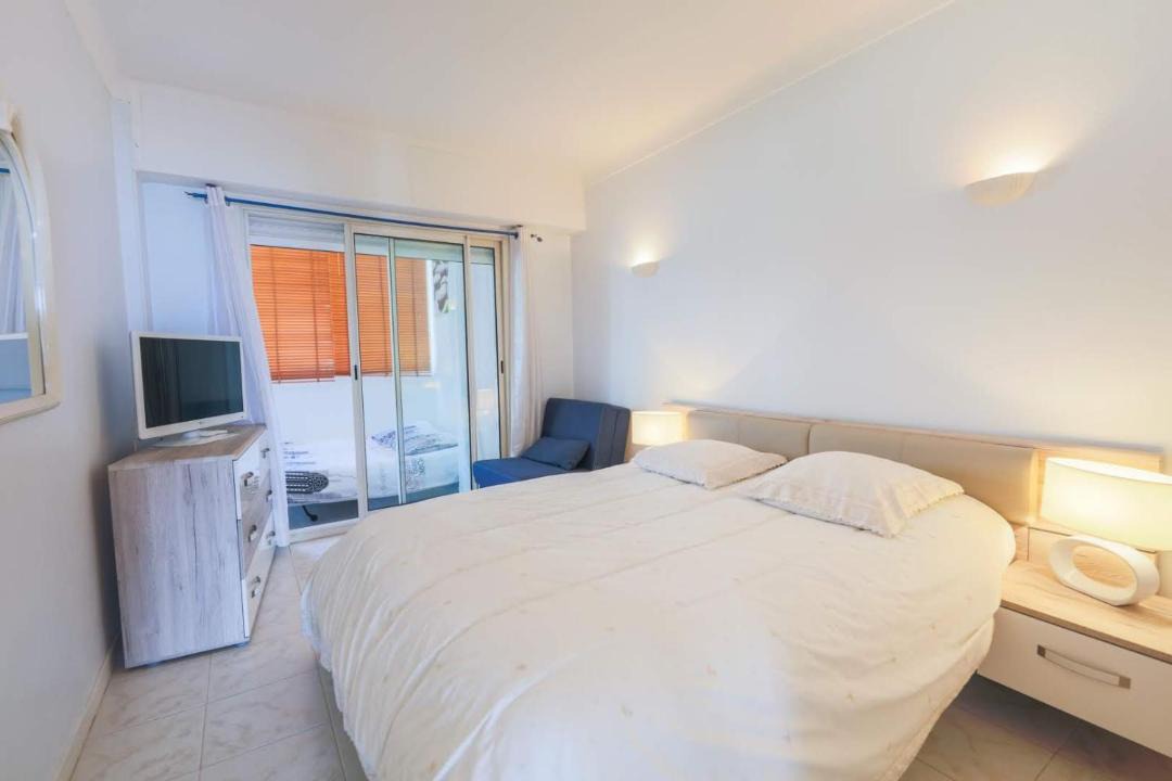 Photo of Bedroom in Juan-les-Pins