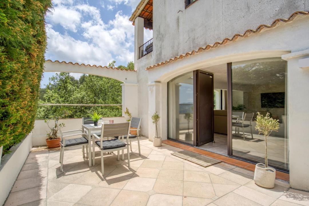 Photo of Patio Balcony in Carros
