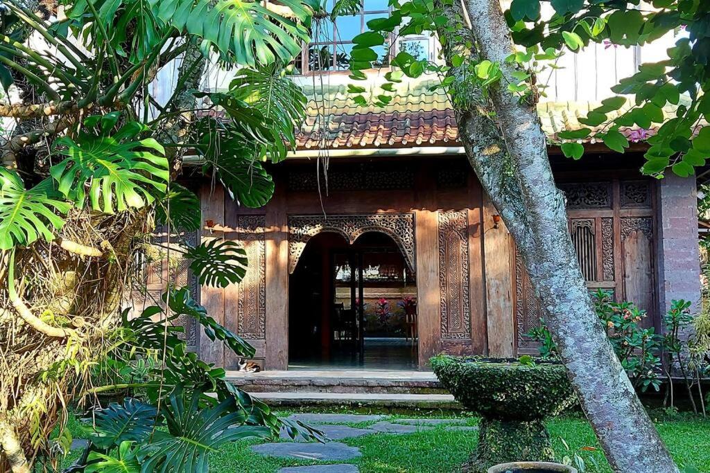 Photo of Buildings in Peliatan