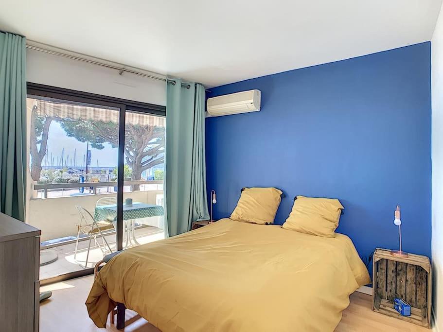 Photo of Bedroom in Mandelieu-la-Napoule Beach