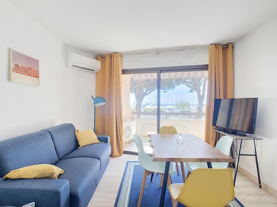 Photo of Livingroom in Mandelieu-la-Napoule Beach