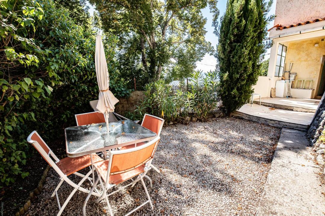 Photo of Patio Balcony in Revest-les-Roches