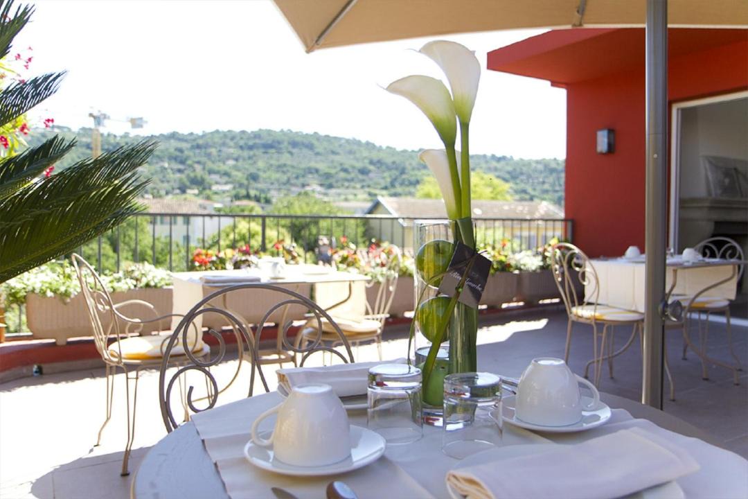 Photo of Patio Balcony in Mouans-Sartoux