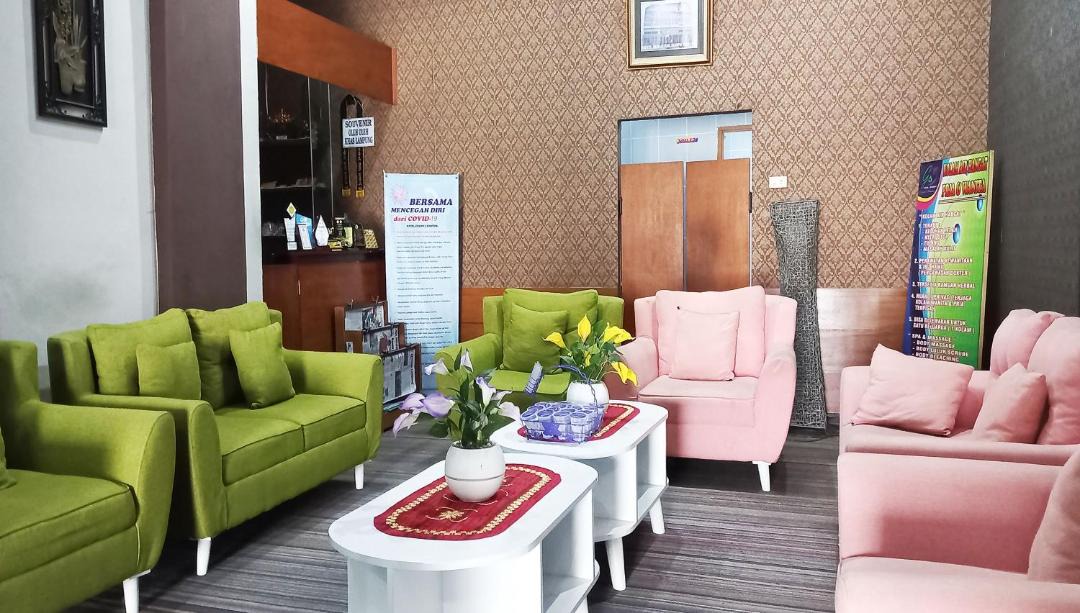 Photo of Livingroom in Metro