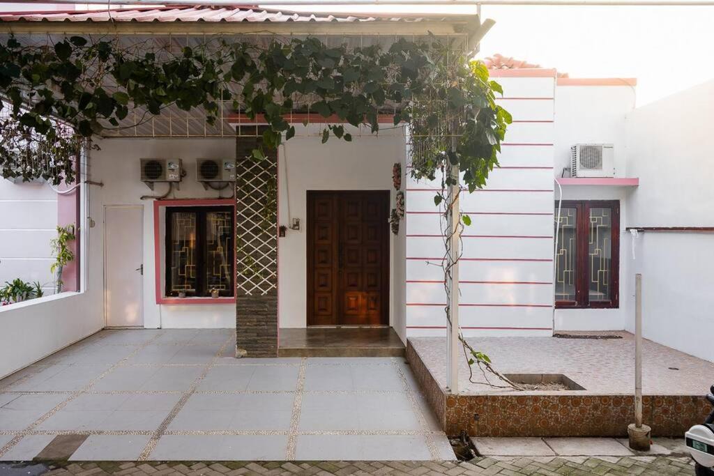 Photo of Buildings in Pekalongan