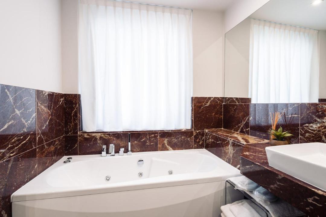 Photo of Bathroom in Carrara