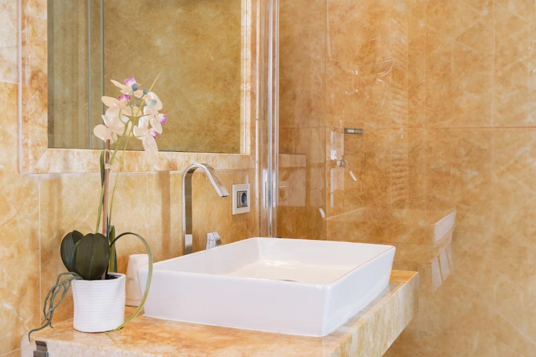Photo of Bathroom in Carrara