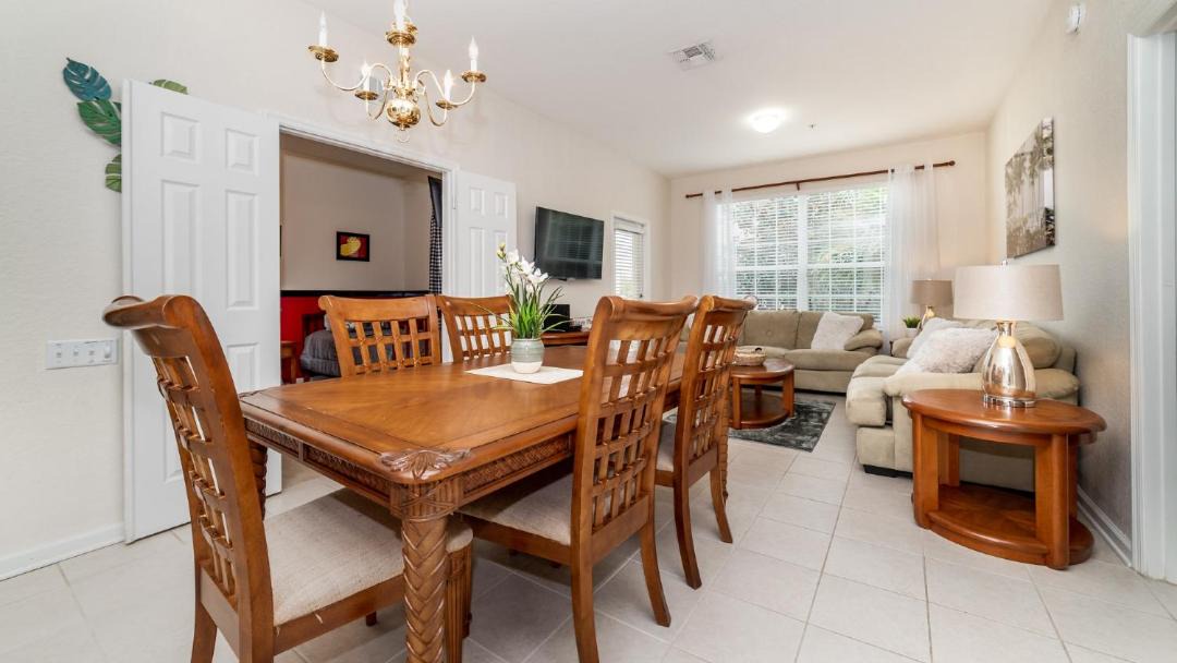 Photo of Livingroom in Windsor Hills