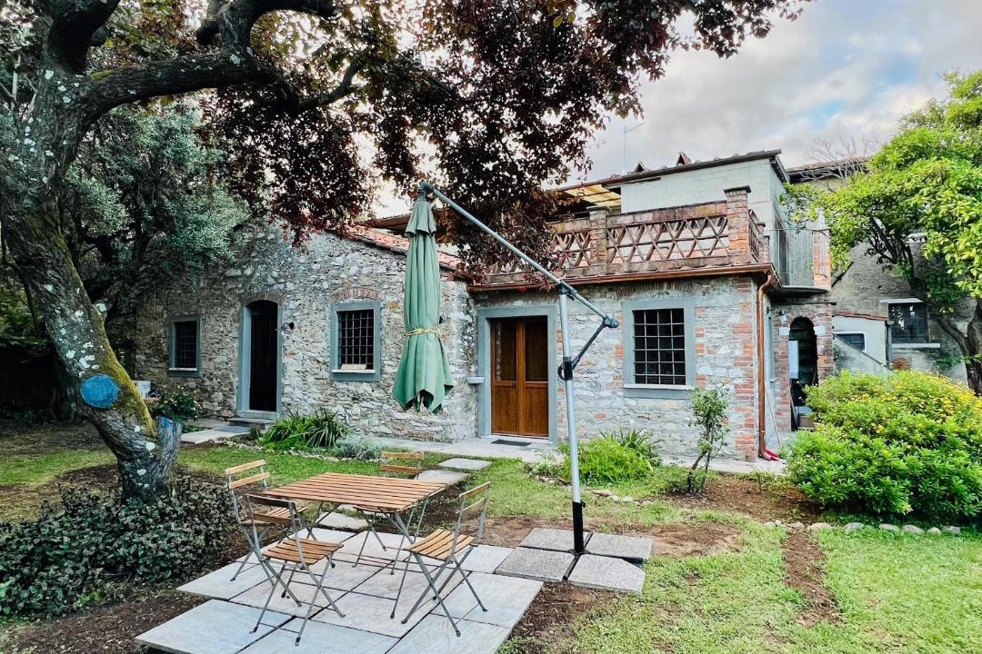 Photo of Buildings in Querceta