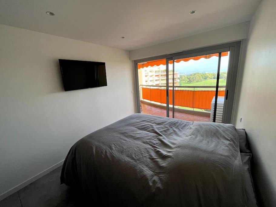 Photo of Bedroom in La Napoule