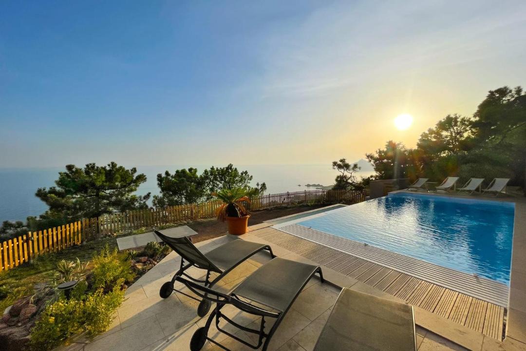 Photo of Outdoor in Antheor