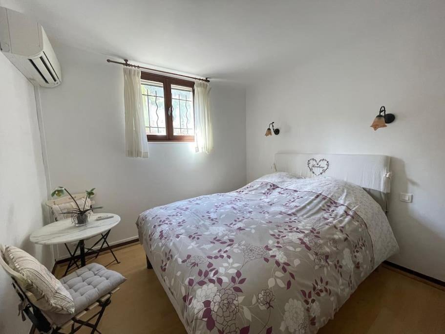 Photo of Bedroom in Cap-Ferrat