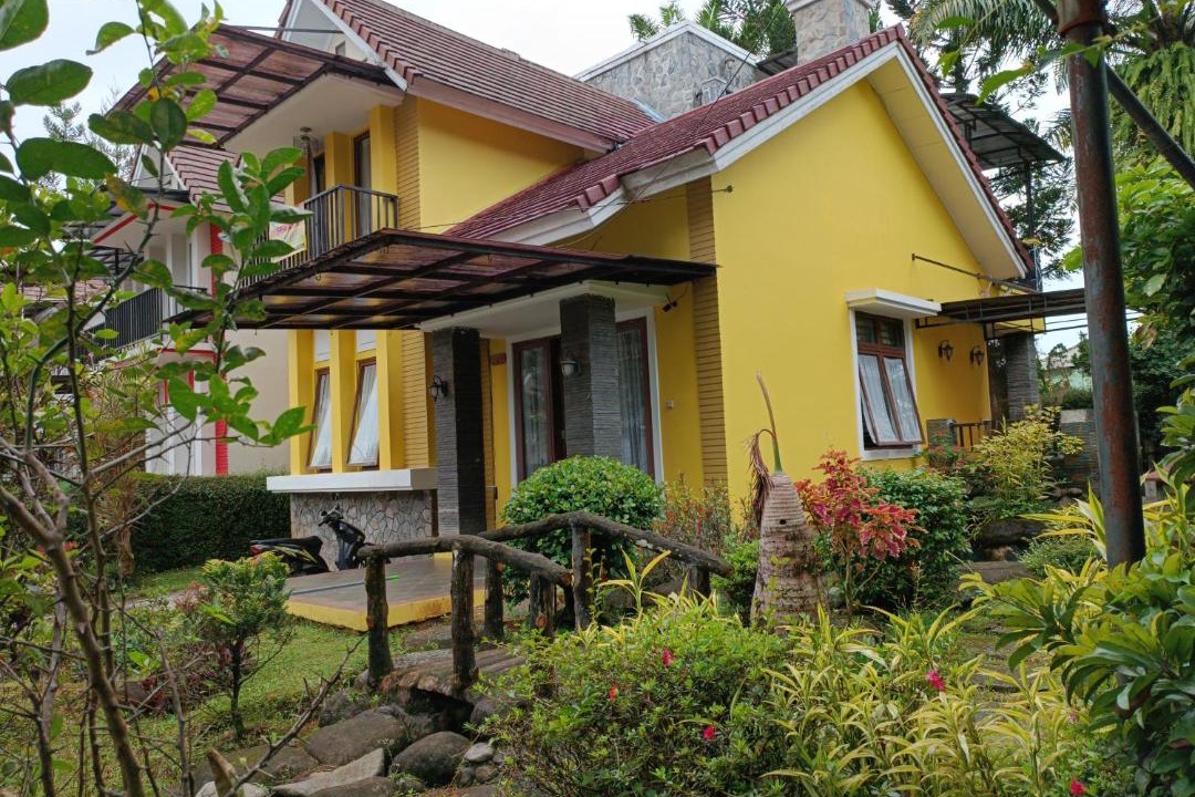 Photo of Buildings in Cipanas