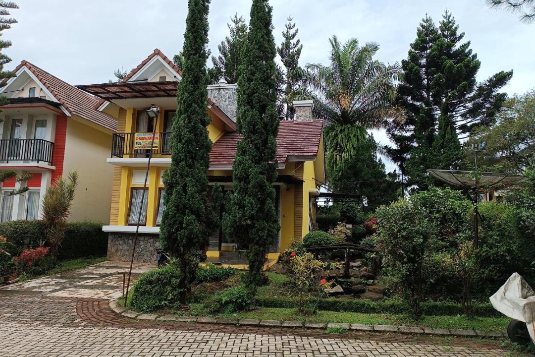 Photo of Buildings in Cipanas