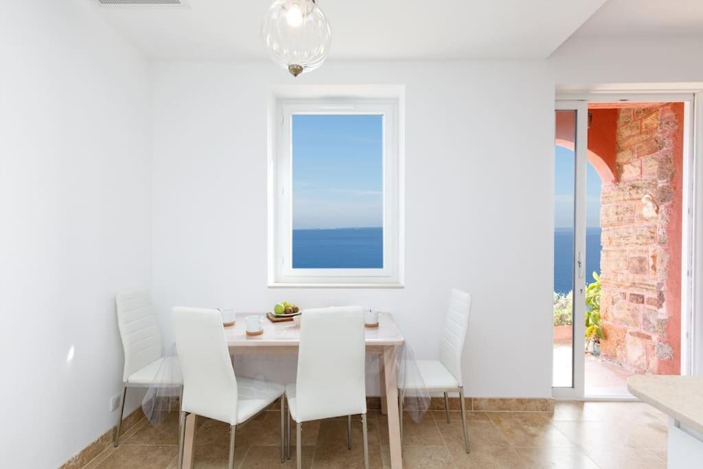 Photo of Livingroom in Theoule-Superieur