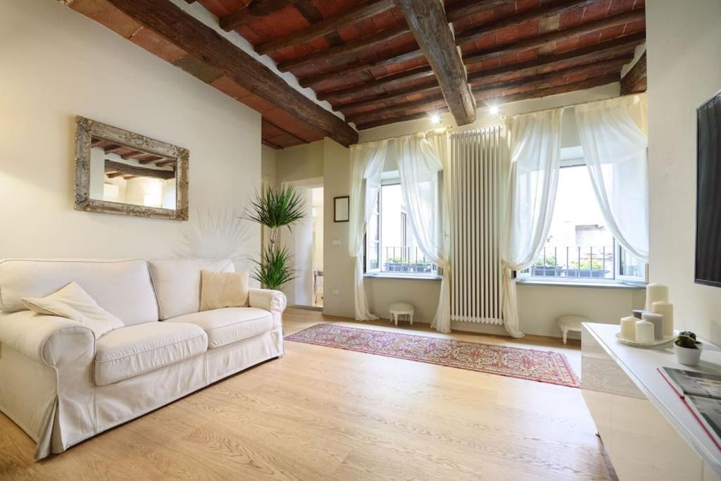 Photo of Livingroom in Lucca Historical Center
