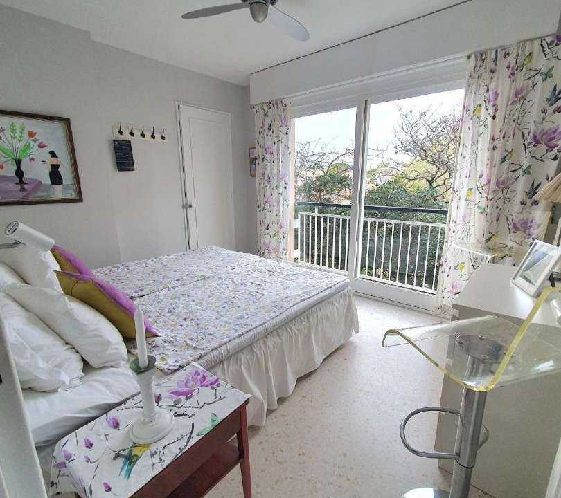 Photo of Bedroom in Prado - Republique