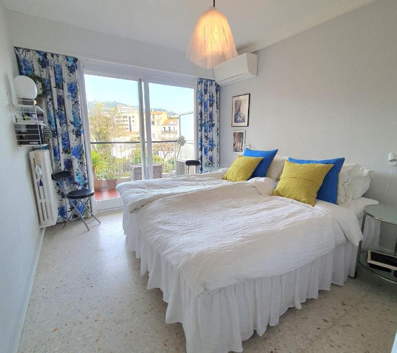 Photo of Bedroom in Prado - Republique