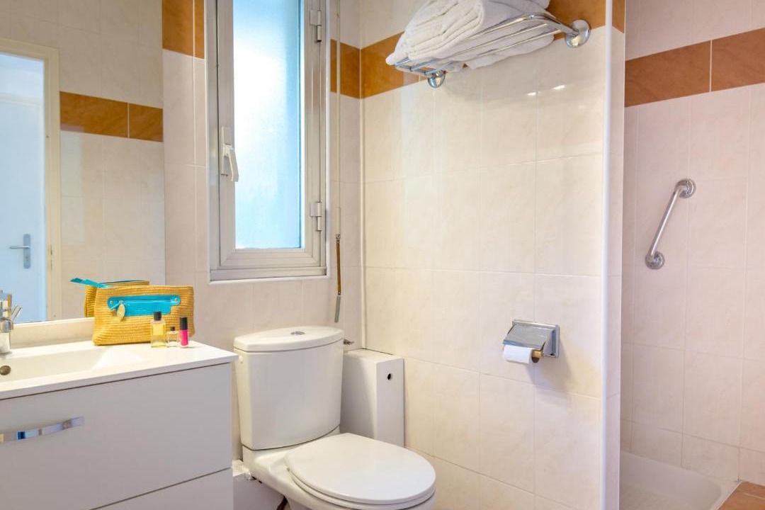 Photo of Bathroom in Saint-Raphael
