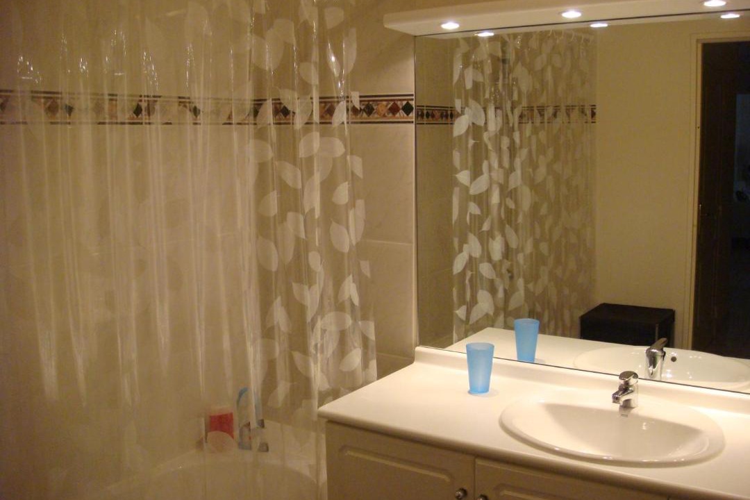 Photo of Bathroom in Quartier du Port