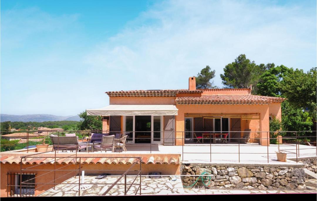 Photo of Patio Balcony in Les Maillans