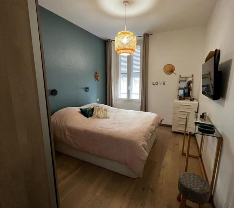 Photo of Bedroom in Prado - Republique