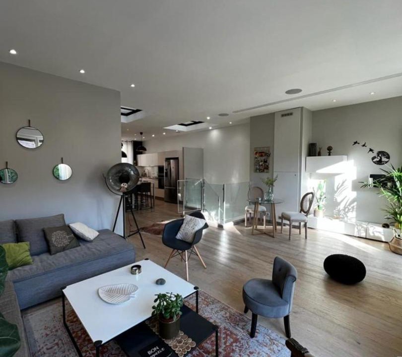 Photo of Livingroom in Prado - Republique